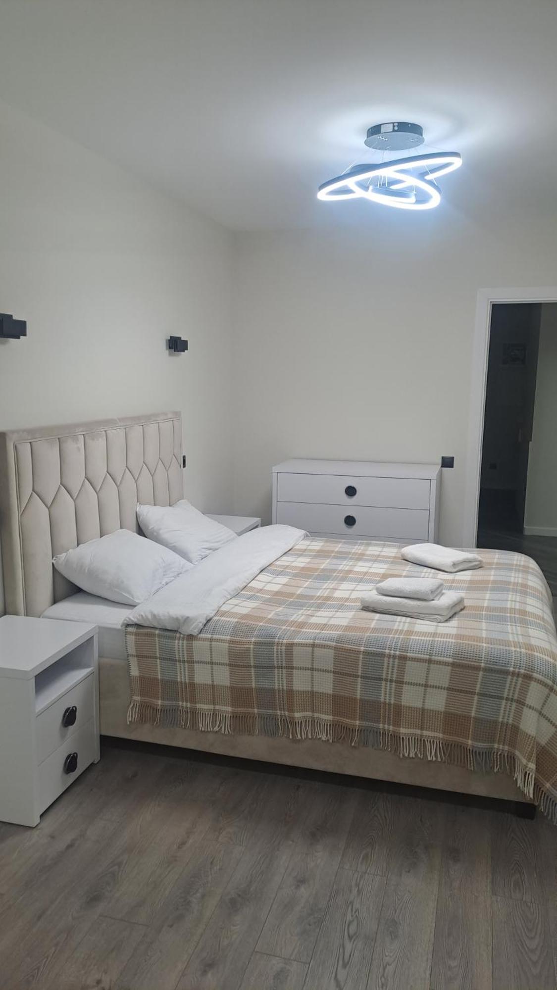 Аэропорт-Номера 24/24 . Apartment Chisinau Bagian luar foto