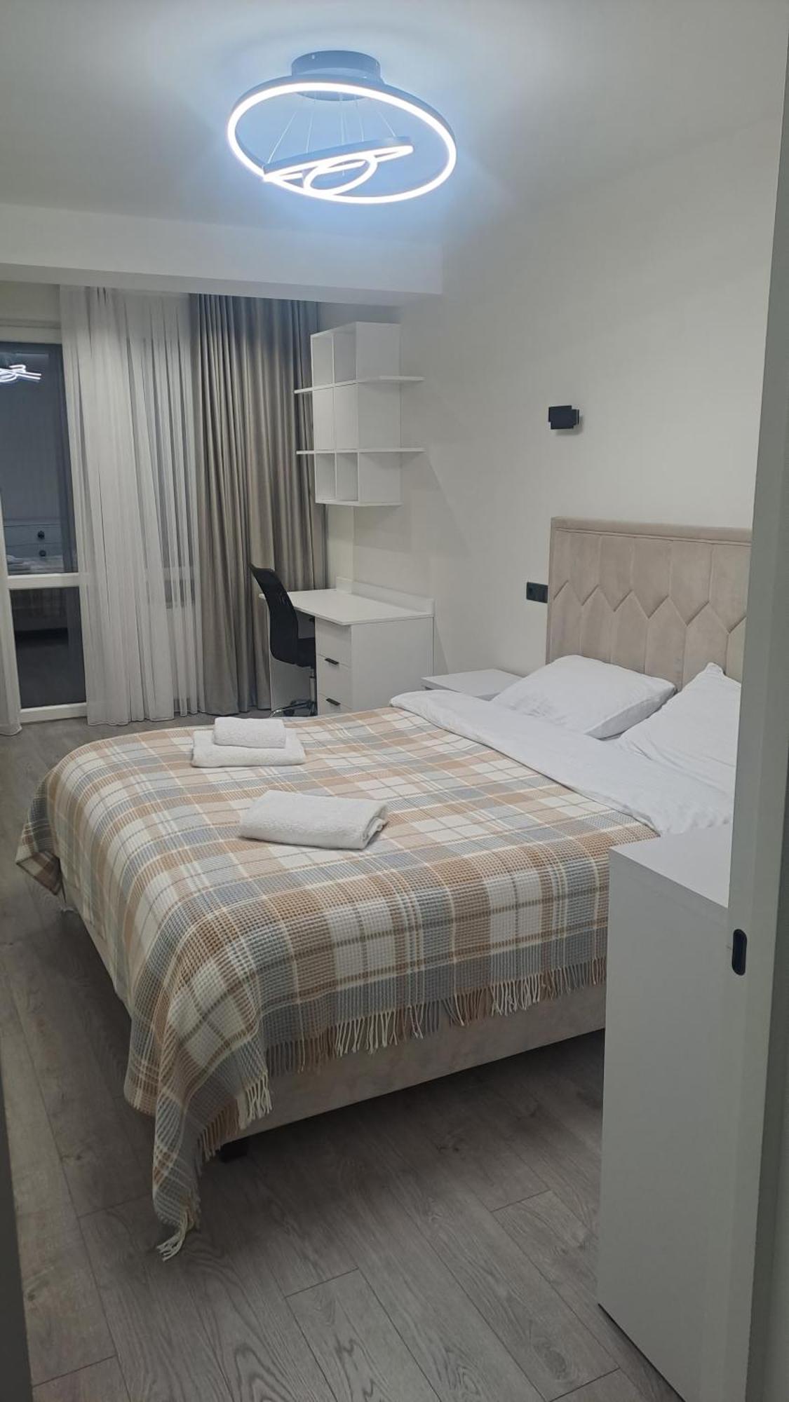 Аэропорт-Номера 24/24 . Apartment Chisinau Bagian luar foto