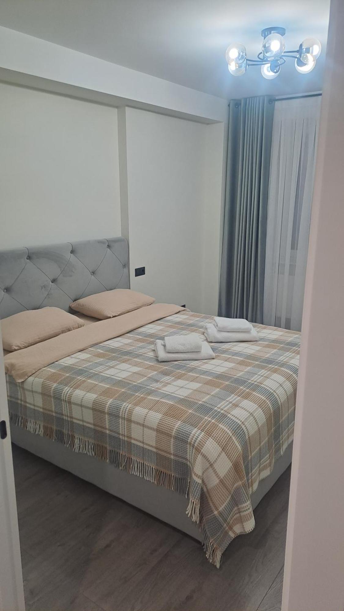 Аэропорт-Номера 24/24 . Apartment Chisinau Bagian luar foto
