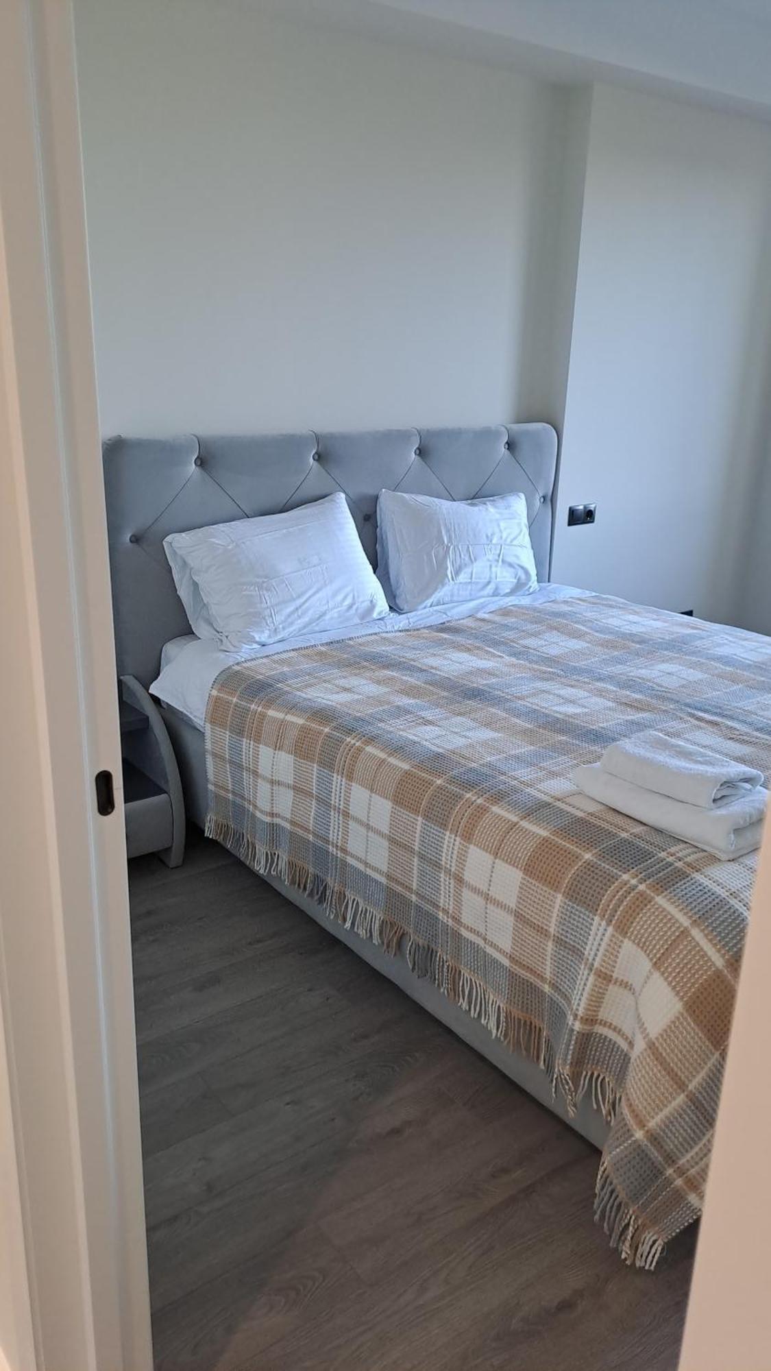 Аэропорт-Номера 24/24 . Apartment Chisinau Bagian luar foto