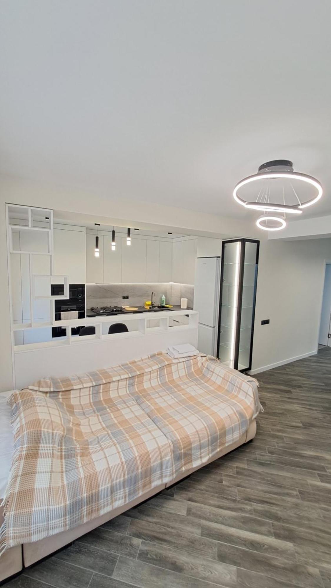 Аэропорт-Номера 24/24 . Apartment Chisinau Bagian luar foto