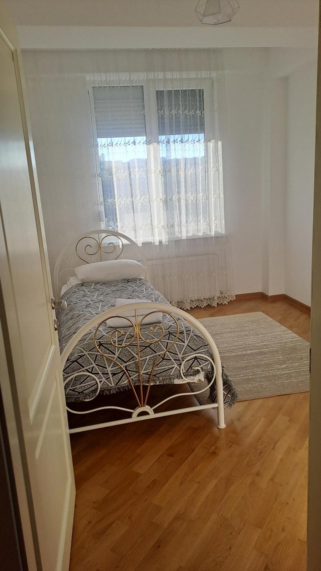 Аэропорт-Номера 24/24 . Apartment Chisinau Ruang foto
